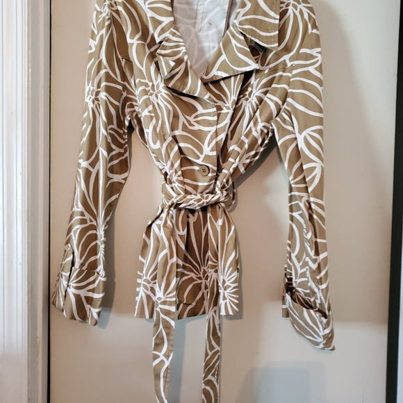 Jacket - Picture 2 of 4